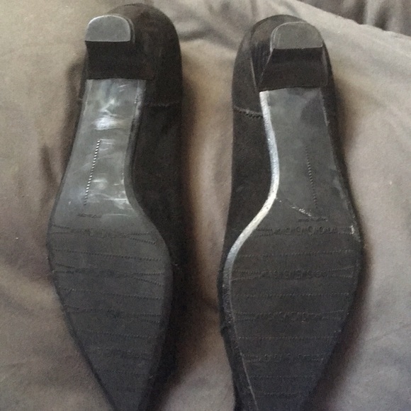Stuart Weitzman women’s sz 8.5m black suede shoes - Picture 4 of 4